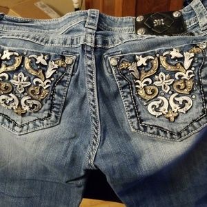 Miss Me Cuffed Capri